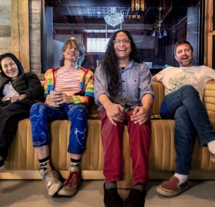 Deerhoof lanza nuevo single, “Wedding, March, Flower”