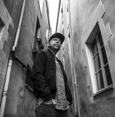 Escucha “Woman”, lo nuevo de Degiheugi