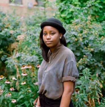 Denai Moore presenta 