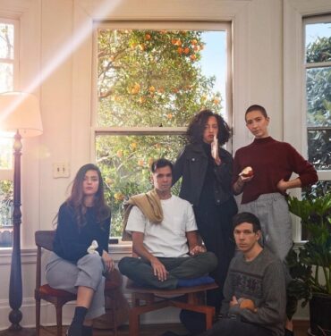 Escucha “Holy Mackerel”, lo nuevo de Dirty Projectors