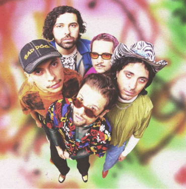 Divino Niño comparte video para “Nos Soltamos”