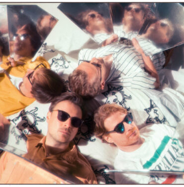 Django Django comparte el sencillo “Free From Gravity”