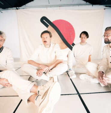 Django Django estrena sencillo y anuncia álbum