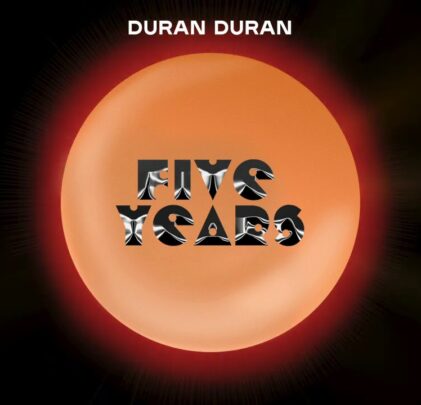 Duran Duran rinde tributo a David Bowie con “Five Years”