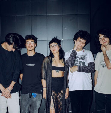 Estamos Perdidos grita entre ecos “Por qué tan solo y triste”