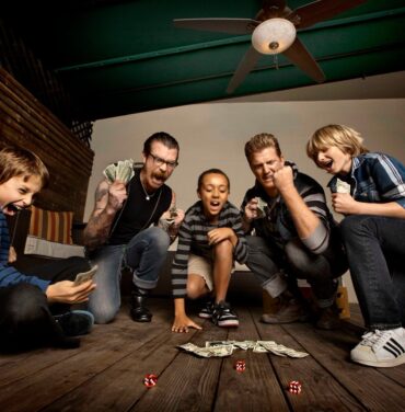 Eagles of Death Metal está de vuelta