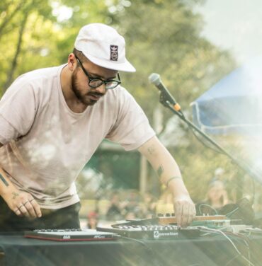 Edgar Mondragón estrena “Presentimiento complejo”