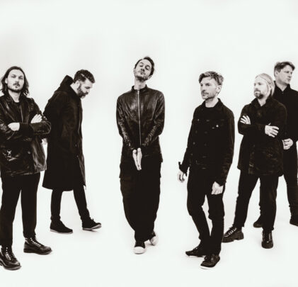 Editors anuncia nuevo álbum y comparte “Karma Climb”