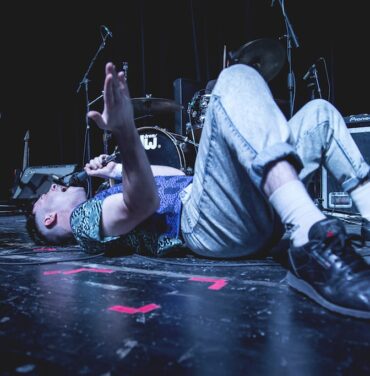 El Último Vecino: La primera vez