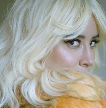 Elis Paprika libera su sencillo “Dance with the Devil”