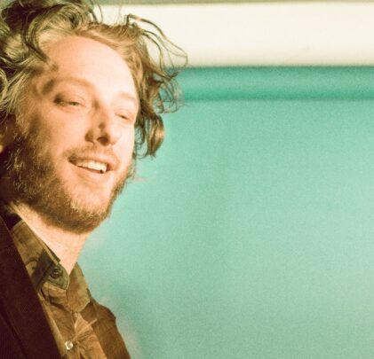 Oneohtrix Point Never comparte “Tales of the Trash Stratum” junto a Elizabeth Fraser
