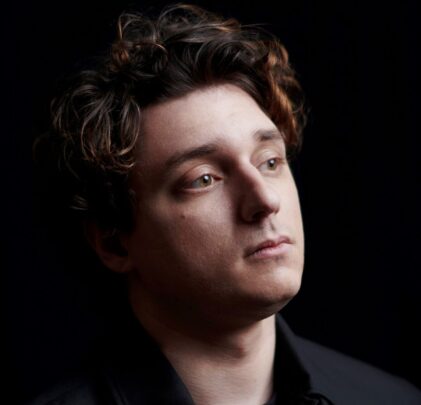 Elliot Moss estrena el single, “Lazy”