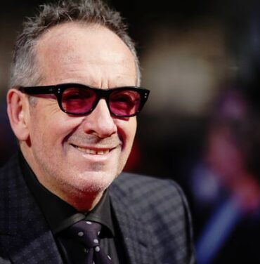 Elvis Costello versiona a Johnny Cash