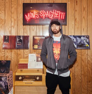 La fugaz aparición de Eminem en un video de Korn