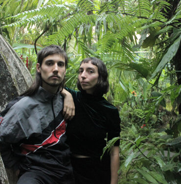 Premiere: Encounters estrena DAZZLE (live session)