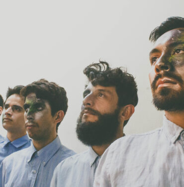 PREMIERE: Entre Desiertos estrena lyric video