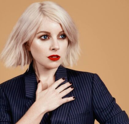 La conjunción de negocios y placer: Little Boots
