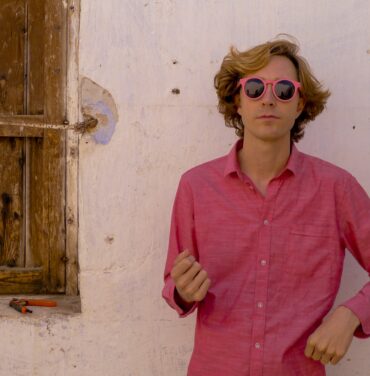 Erlend Øye: Entre la fiesta y la intimidad