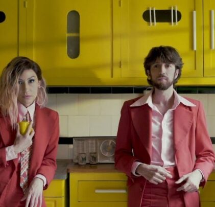 Esteman y Daniela Spalla comparten “Te Alejas Más de Mí”