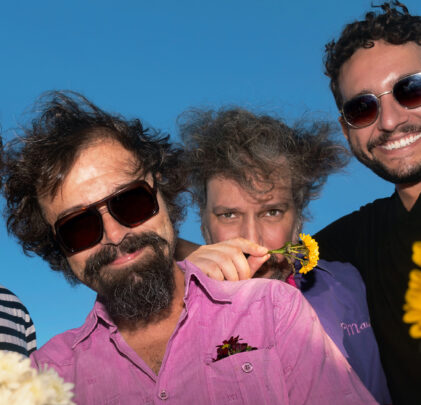 “Breve História”, lo nuevo de Estranhos Românticos