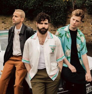 Foals comparte su nuevo single, “2001”