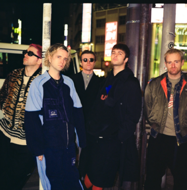 FONTAINES D.C. sorprende con versión deluxe de 'Romance'