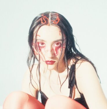 FRNCE desata su universo con el EP, ‘APOLA’