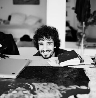 Fabrizio Moretti lanza 'Conduit', su nuevo disco en solitario