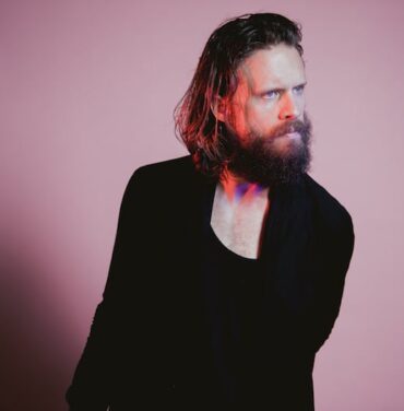 Father John Misty lanza 
