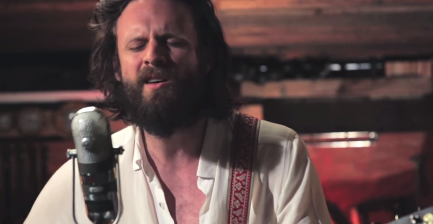 Father John Misty hace cover a 