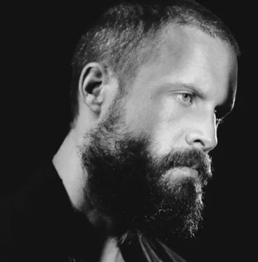 Llénate de amor con “Real Love Baby” de Father John Misty