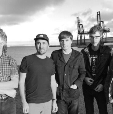 Film School presenta lo sencillos “Isla” y “Superperfection”