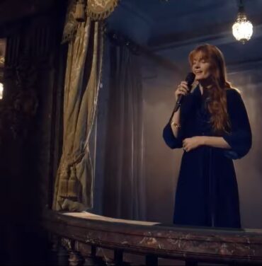 Florence Welch comparte cover de “Have Yourself A Merry Little Christmas”