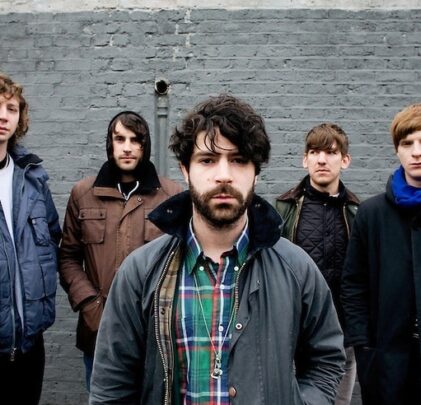 Foals da detalles de su próximo disco