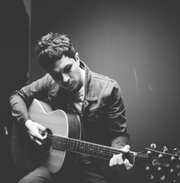 “Despiértame”, el nuevo sencillo de Abel Ibáñez G.