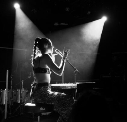 Francisca Valenzuela presenta video para “Detener el Tiempo”