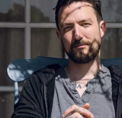 Frank Turner anuncia álbum y comparte “Haven't Been Doing So Well”