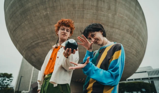 Cavetown y Frankie Cosmos estrenan “Magic 8 Ball”