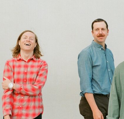 Future Islands lanza remix del tema “One More Second”