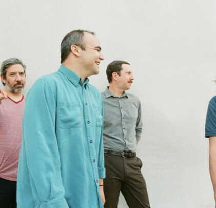 Future Islands lanza “Born In A War” y adelanta álbum