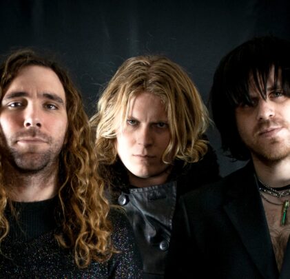 Fuzz estrena video animado para “Spit”