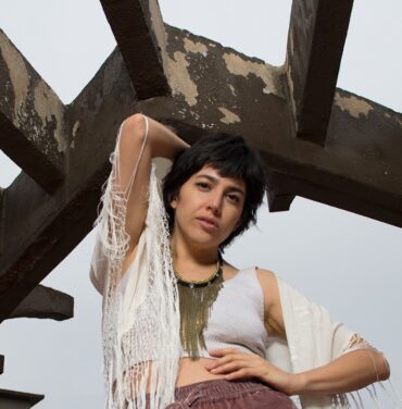 Geo Equihua comparte el video oficial para su sencillo “Agüita”