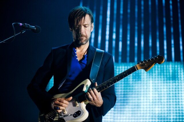 Ed O'Brien de Radiohead presenta su modelo Fender