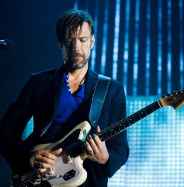 Ed O'Brien de Radiohead presenta su modelo Fender