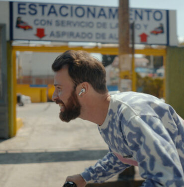 Mira “El Muerto Al Hoyo”, el nuevo video de Giorgio Siladi