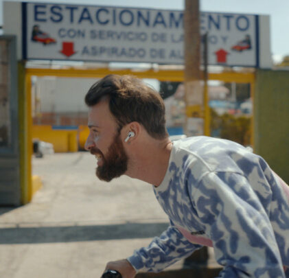 Mira “El Muerto Al Hoyo”, el nuevo video de Giorgio Siladi