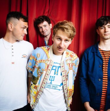 Glass Animals reversiona “Heat Waves” ft. iann dior
