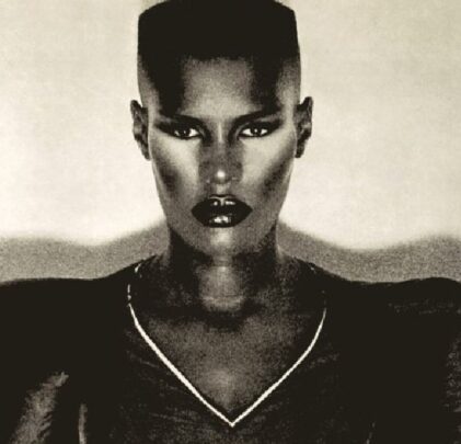 A 40 años de 'Warm Leatherette' de Grace Jones 