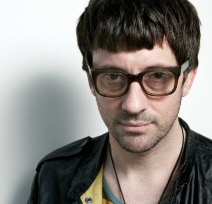 Graham Coxon producirá soundtrack de una serie de Netflix