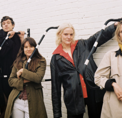 Beck dirige “Close”, el nuevo video de Gustaf